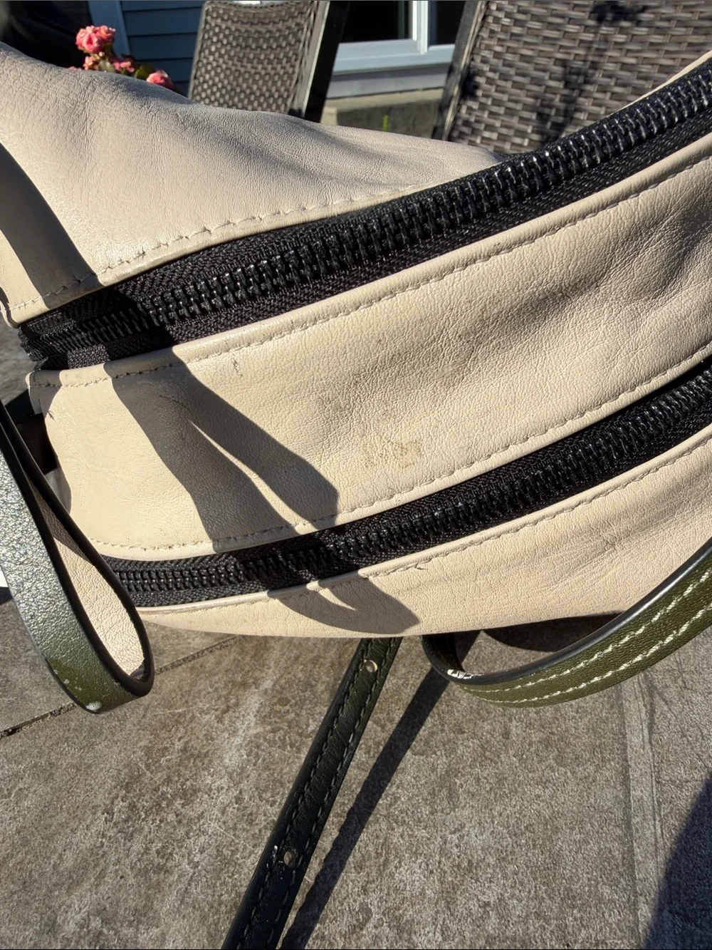 Marc Jacobs REVERSIBLE leather Crossbody / Creme /Hunter Green, GOAT leather